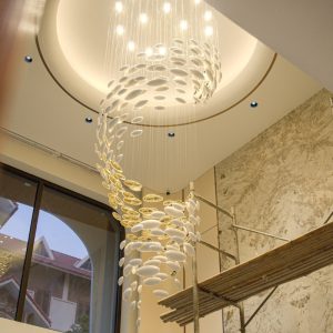 ĐÈN CHÙM THÔNG TẦNG THỦY TINH THIẾT KẾ RIÊNG HTK-036